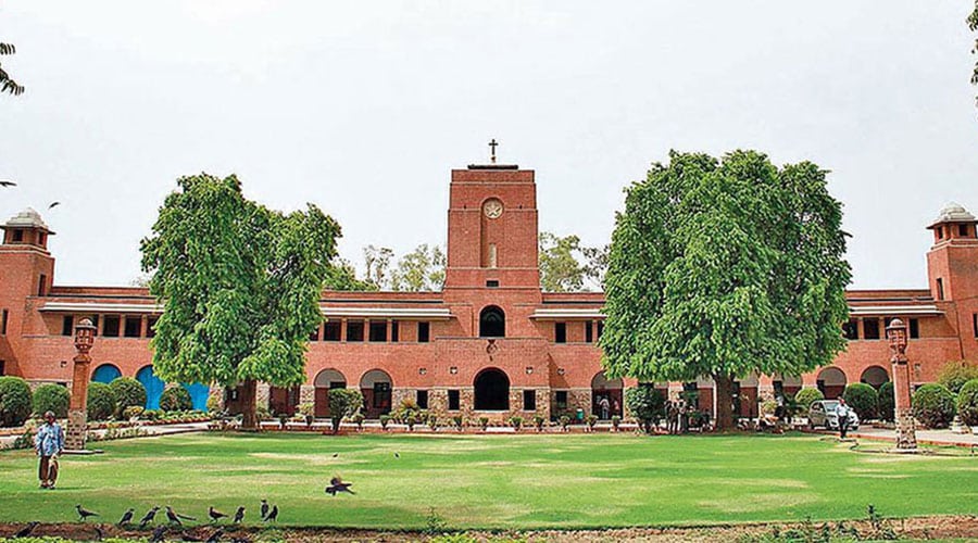 Scholarship Opportunities for DU Students